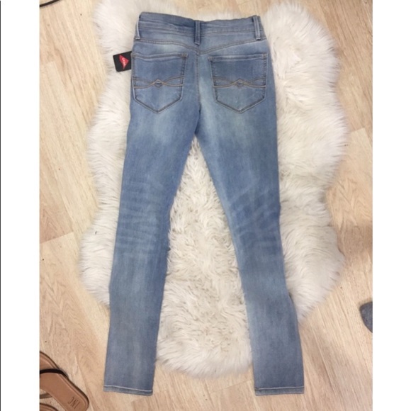 NWT RIPPED JEANS - Picture 2 of 3